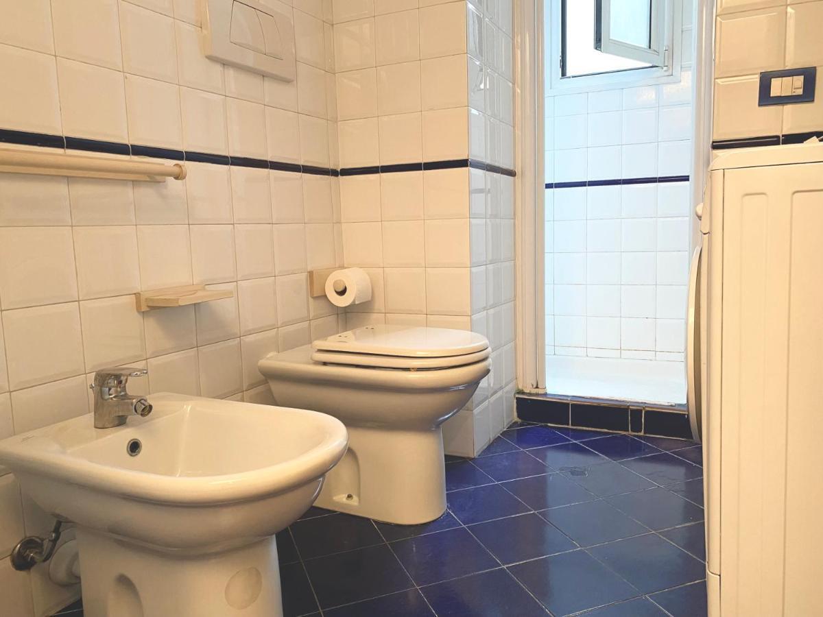 Apartamento Bilocale In Piazza Duomo 4Pax Milán Exterior foto