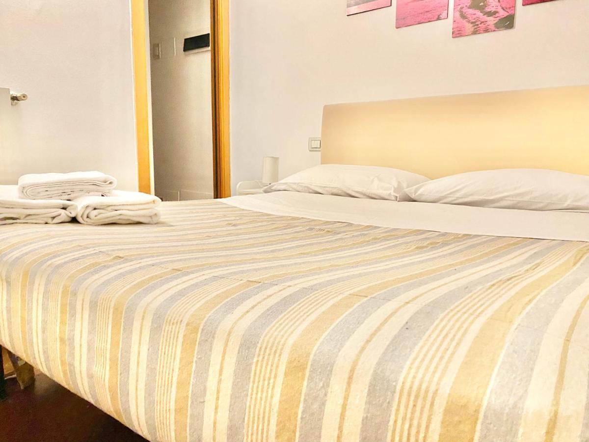 Apartamento Bilocale In Piazza Duomo 4Pax Milán Exterior foto